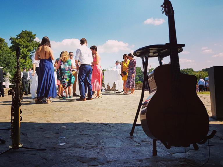 En Trio au Château de la Poterie à La Chapelle-sur-Erdre (44), le samedi 01 septembre 2018 pour l'animation d'un cocktail de mariage.