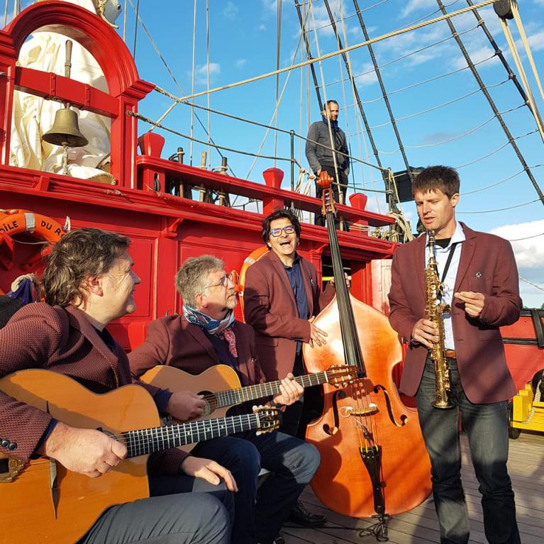 Mardi 28 mai 2019, nous étions en formule Quartet à bord de L'Etoile du Roy sur le Golfe du Morbihan (56), dans le cadre d'un après-midi croisière/musique/cocktail pour l'entreprise OMNI RAISE !