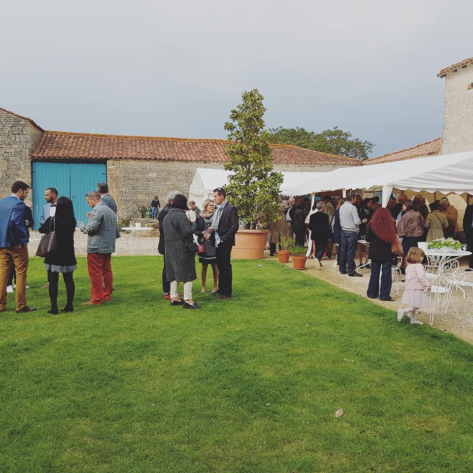 Samedi 18 mai 2019, nous étions en formule Trio (2 Guitares + Contrebasse) au Château de la Chevallerie à Ste-Gemme-la-Plaine (85) pour l'animation d'un cocktail de mariage !