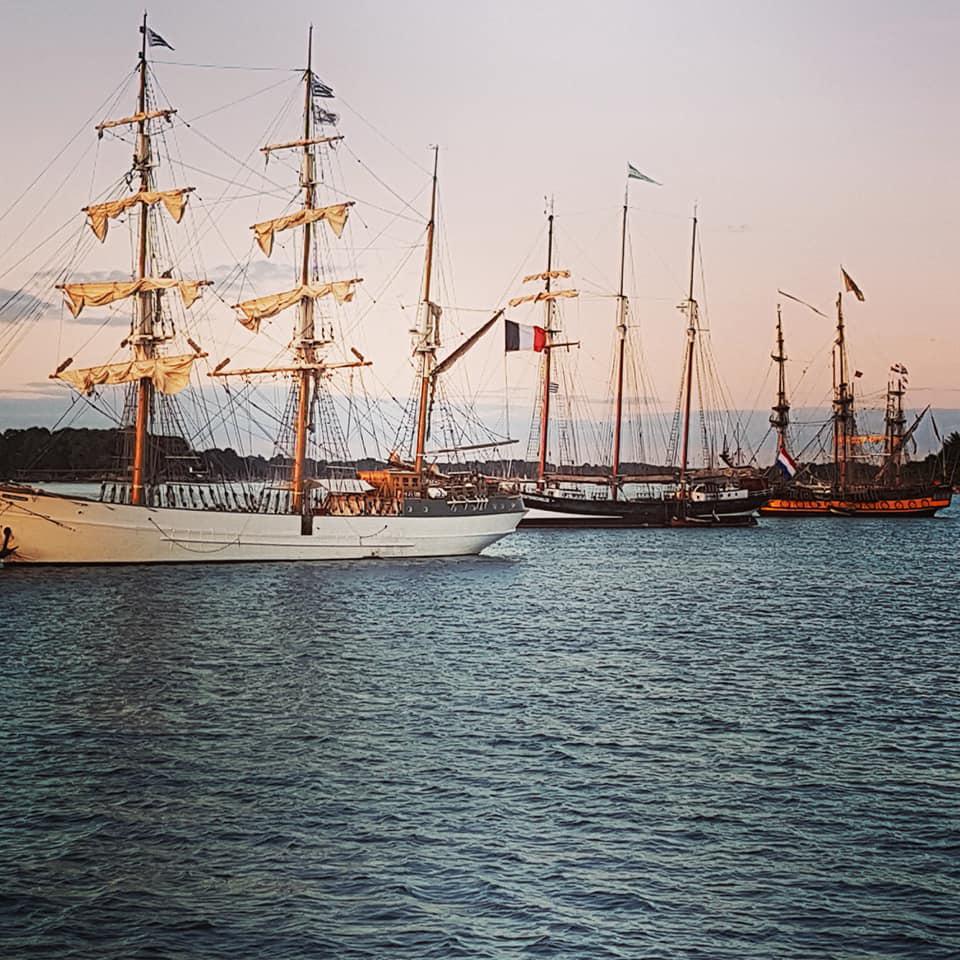 Mardi 28 mai 2019, nous étions en formule Quartet à bord de L'Etoile du Roy sur le Golfe du Morbihan (56), dans le cadre d'un après-midi croisière/musique/cocktail pour l'entreprise OMNI RAISE !