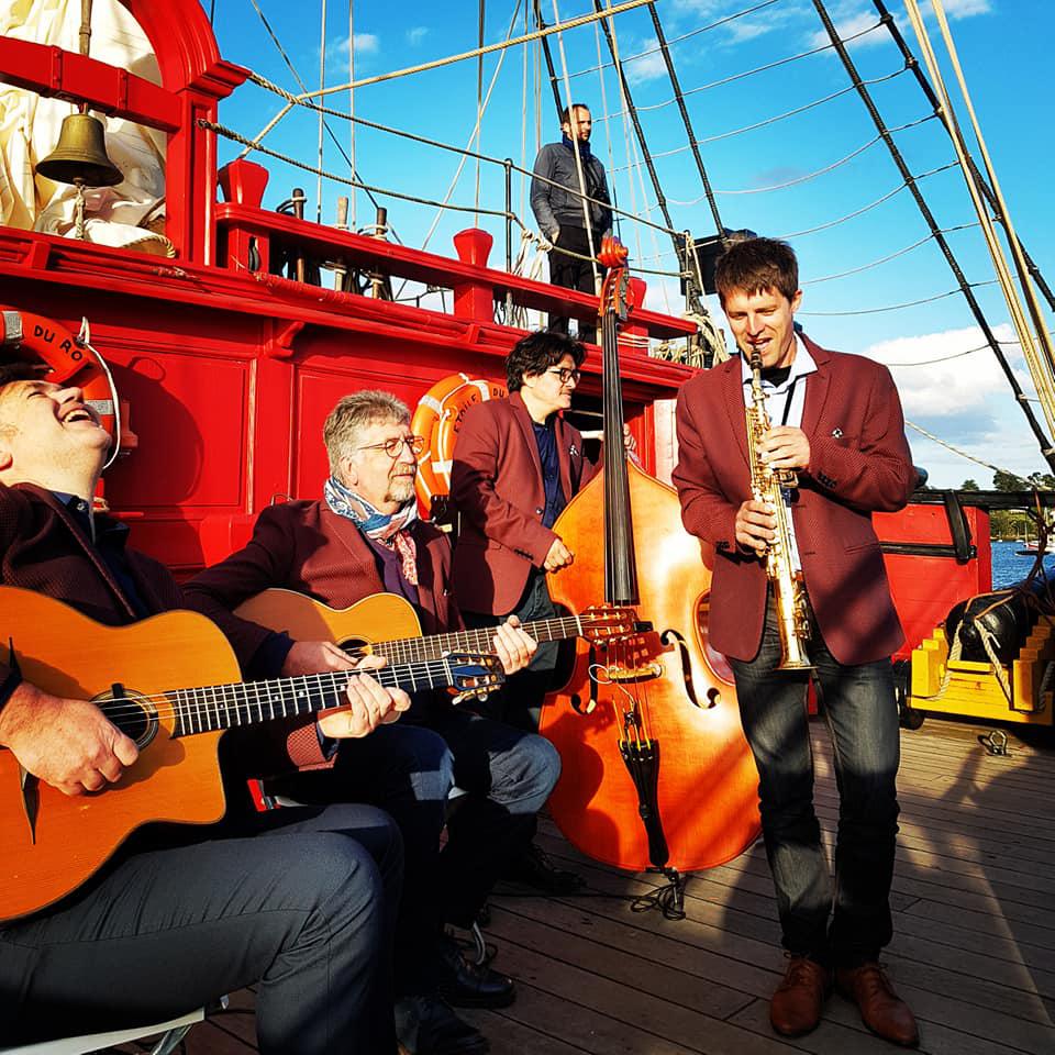 Mardi 28 mai 2019, nous étions en formule Quartet à bord de L'Etoile du Roy sur le Golfe du Morbihan (56), dans le cadre d'un après-midi croisière/musique/cocktail pour l'entreprise OMNI RAISE !