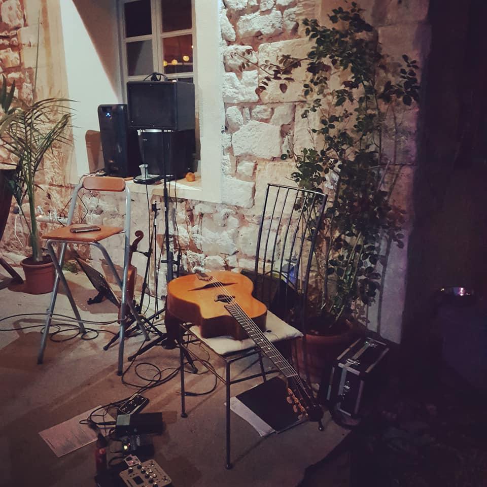 Jeudi 15 août 2019, nous étions en formule Duo, Violon &#38; Guitare, pour un concert privé chez l'habitant à La Roche Chalais (24) !